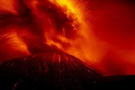 意大利埃特纳火山再次喷发 附近机场一度停航图片