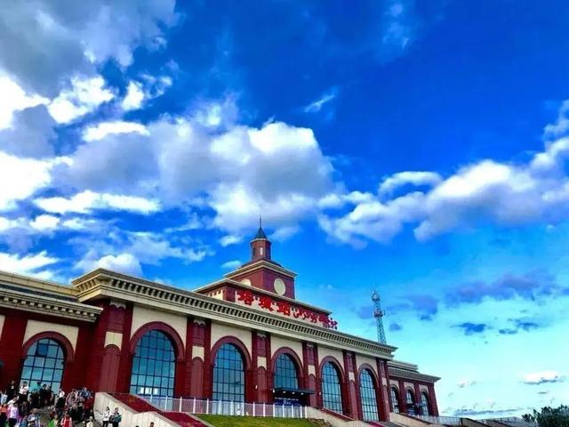 旋转！跳跃！新疆塔城地区在沪 “快闪” 推广，盛邀上海市民游客探索“油画塔城 草原圣地”