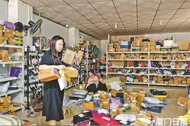 “双11”期间消费者仍遇取件难题，上门还是自取究竟谁说了算？图片