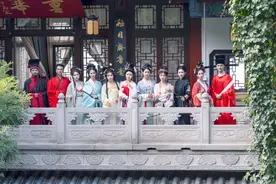 当千年泉城邂逅汉服花朝，在繁花中体验浪漫盛世图片