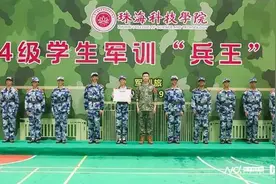 珠海高校举办“兵王”挑战赛，部队400米障碍跑搬进了校园图片