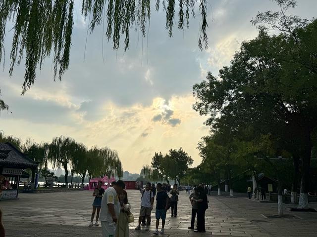 新视界｜济南大明湖：杨柳依依里，湖光山色新