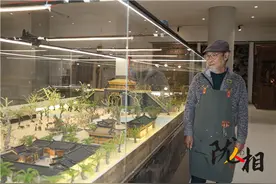 【陇人相192期】刘金禄：“钻牛角尖”25年  雕出立体版《清明上河图》图片