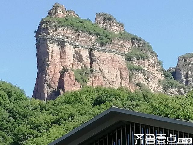 邯郸东太行景区的玻璃栈道，玩的就是心惊肉跳