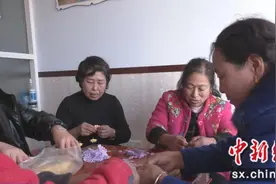 山西天镇：指尖盛开“幸福花” 巧手编织“新生活”图片