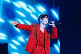 王赫野首次在广州开唱，现场吃上虾饺牛肉丸图片