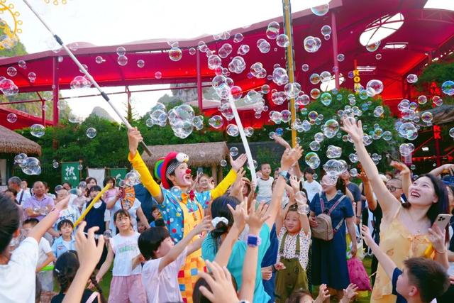 音乐节、烟花秀、嘉年华表演……桂林把国庆过成了狂欢盛宴！更有优惠多到算不过来！