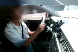 为引流招揽学员，驾校教练在考试路段手机“现场直播”教学 交警：罚款150元记3分图片