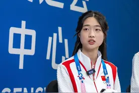 奥运冠军黄雨婷家门口“好运石”被凿坏？当地：装有监控未被破坏，此前另一块石头有轻微受损图片