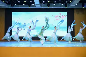 福州市聋哑学校举办校园文化科艺节文艺演出图片