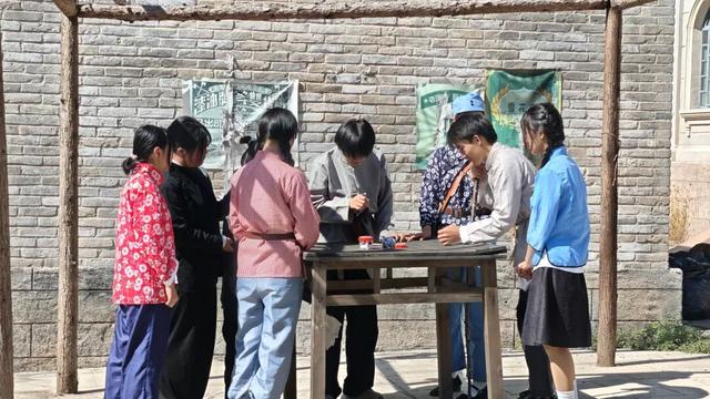 桥西区清河影视基地沉浸式演出引燃爱国热情