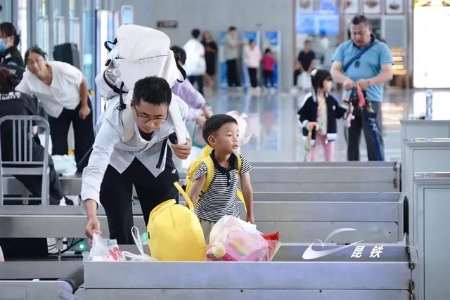 暑期出游旺季 这份儿童乘车指南请收好