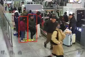 警惕！扒窃手段升级，“夫妻档”小偷作案后换装意图……图片