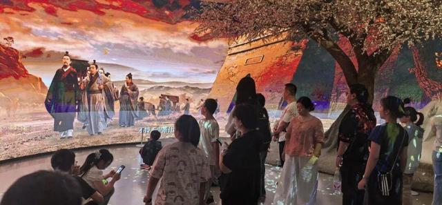 从高冷到火热，博物馆缘何成“顶流”？