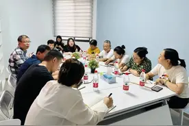 共和新路街道寻求“老楼加新梯”工作破题思路→图片