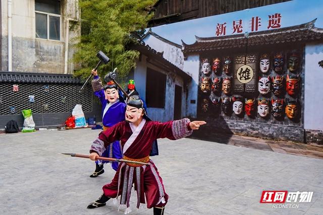 千年驿道“开口”讲故事 百城万车自驾游新晃站活动举办