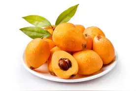 柔软多汁、酸甜可口，夏日枇杷这样吃~图片