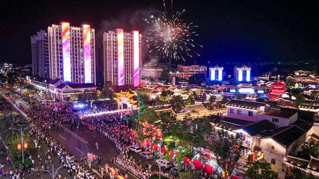 童话+非遗！龙岩连城点燃“夏夜经济”~