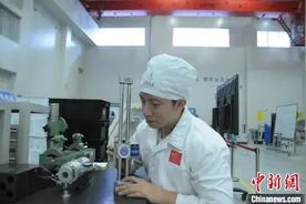 一名“90后”航天人的成长记：一路“敲螺丝”，望“玉兔二号”上月球图片