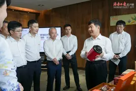 刘小明调研加快新质生产力重要实践地建设推进上市公司高质量发展图片