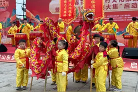 平均年龄6岁，萌娃龙灯队舞出精气神图片