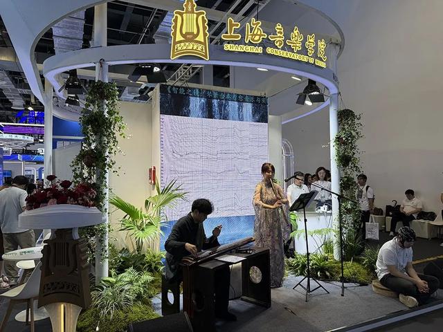 人工智能大会彻底引爆，展区水泄不通，门票炒到2000多，暴走3万步带来最全看点