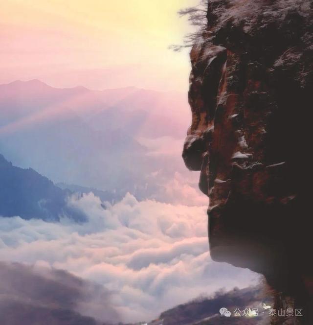 泰山雨霁：云雾织仙境，霞光染群峰，这泼墨山水里藏着夏日最治愈的奔赴
