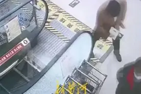 男子乘扶梯一个转身玻璃炸裂，超市要求赔偿8300元？图片