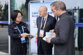 签证延期可当场签发，进博会参展商赞叹“这是办过最快的签证”图片