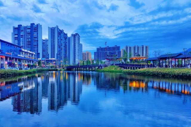 【冬季暖阳 凉山不凉】这一刻，是越西的高级感！