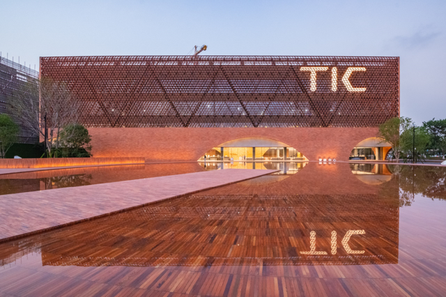 “稻田版”时尚大秀明晚绽放！大沥逛吃攻略→