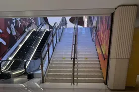 虹口商场行李寄存服务指南来咯，让你解放双手，购物无忧！图片