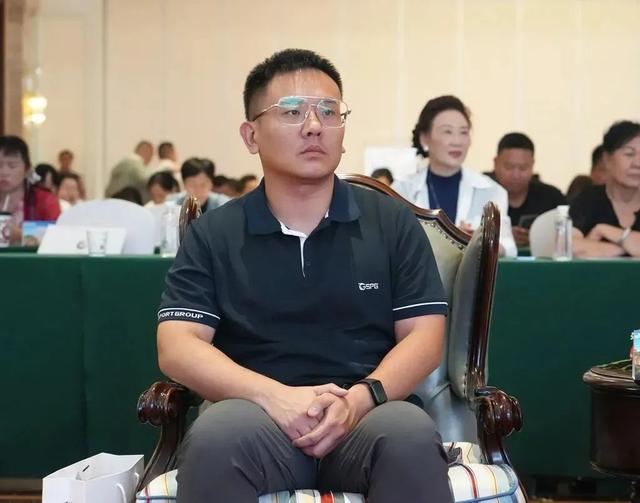 七彩云南遇龙虎仙山—龙虎山文旅昆明推介会签约专列启程