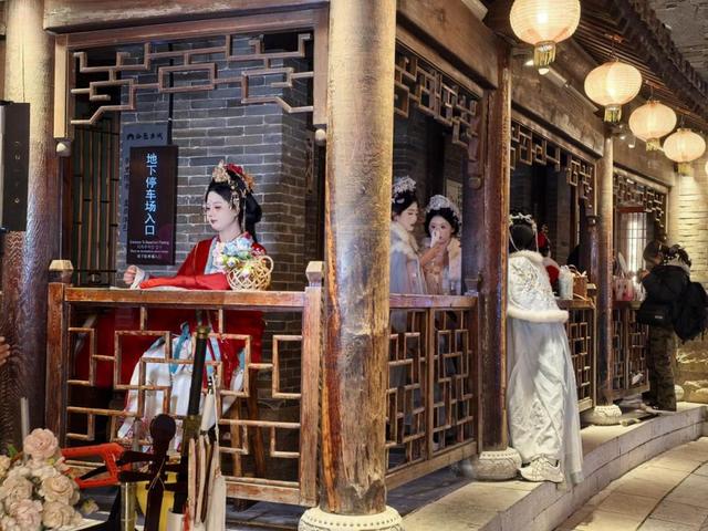 小城，何以生机勃勃｜洛阳老城区：以汉服文化引来天下客