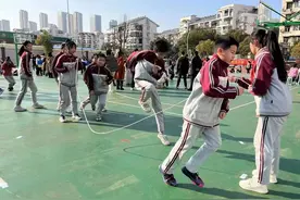 绳彩飞扬！武汉青山区千名师生参与“三跳”大赛，花式炫技嗨翻天图片