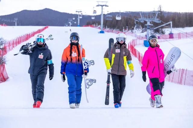 阿那亚·崇礼点亮冰雪童话季，"MORE THAN SKI"构建全龄友好度假新地标