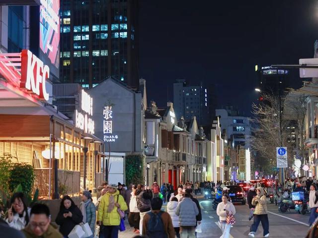 静安新年攻略日历跨年篇丨消费券、音乐节、商场延时……嗨到起飞！