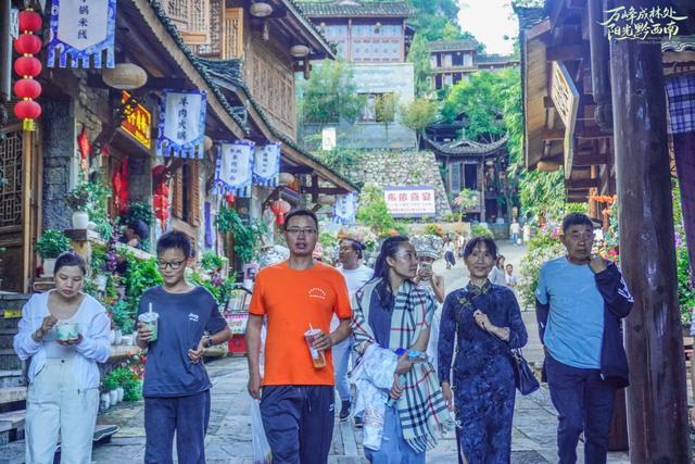 黔西南兴义：山水间邂逅布依风情
