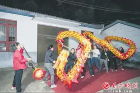 莲花镇有支女子舞龙队，将亮相舞龙舞狮精英赛图片