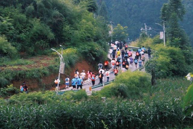 “清凉宽阔 夏日村市”丨宽阔镇“健康同行·共览宽阔风光”徒步活动举行