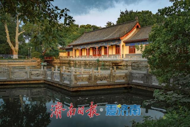 一年四季 泉在济南丨济南珍珠泉景区：幽静雅致的济南园林秘境