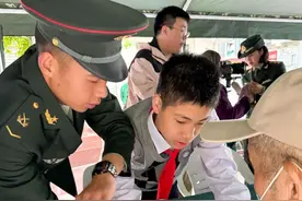 传承新时代“好八连”精神，续写“霓虹灯下的哨兵”新荣光图片