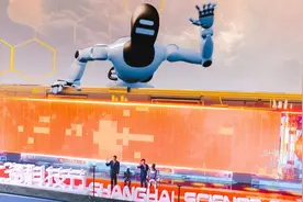 人形机器人AI科学红毯打太极、科技与音乐舞蹈联动…上海科技节硬核“连连看”！图片