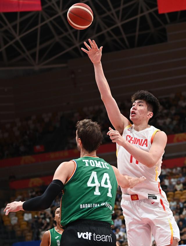 中国男篮“残阵”出击亚洲杯