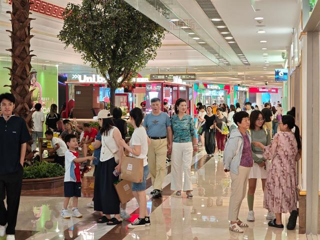 上海之夏·精彩普陀〡环球港：市级“夜生活好去处”，游轮、音乐会都来了→