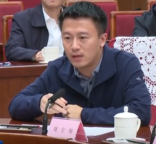 参加总理座谈会的这8个人是谁