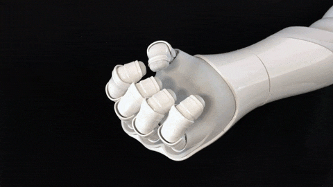 小鹏被指“人装机器人”，这和“机器人装人”哪个更难？