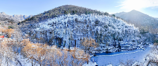 崖壁冰瀑！淄博潭溪山景区再现冬日胜景。