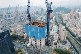 雄踞天际！深圳在建第一高楼即将突破200米大关图片