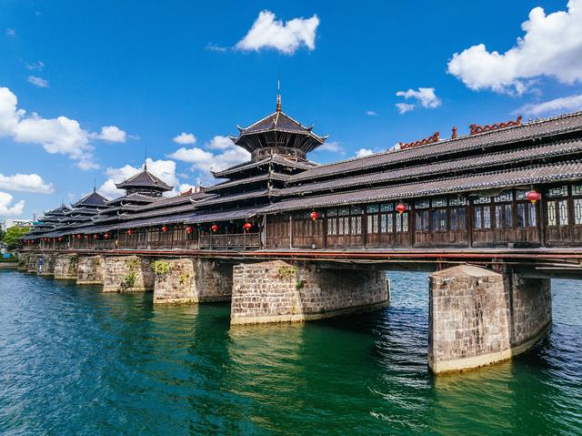 宝藏小城火“出圈”——解锁芷江文旅的“流量密码”